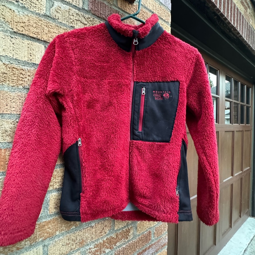 Mountain hardware red fleece